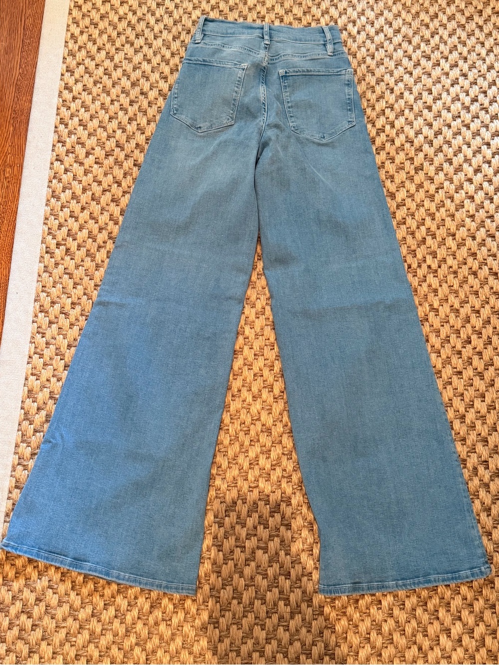 Frame Denim Wide-Leg Flare Jeans in Light Blue - Picture 2 of 3